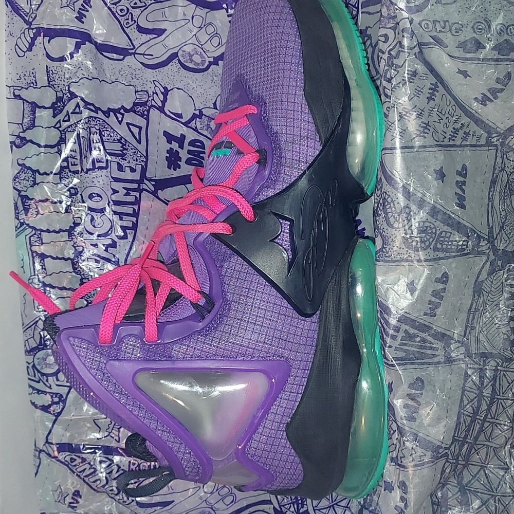 Nike Lebron Soldier XIX WILD BERRY/HYPER PINK Size 11